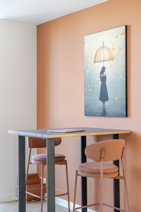 Lichte minimalistische keuken in Nijmegen met dubbele parallelle opstelling en rustige uitstraling van bulthaup Nijmegen.